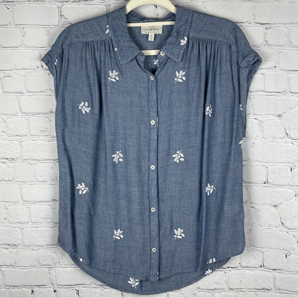 Lucky Brand Tops - LUCKY BRAND women’s blue soft short sleeve shirt with floral embroidery, size M